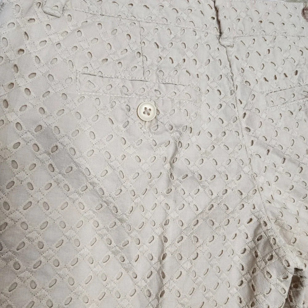 Ann‎ Taylor LOFT Size 00 Ivory Cream Eyelet Cloth Mid Rise Original Shorts